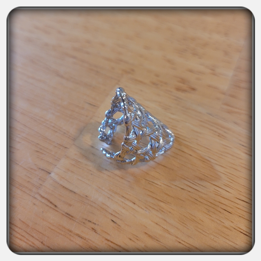 NWOT Kendra Scott Natalie Statement Ring Sz 7 - Picture 2 of 9